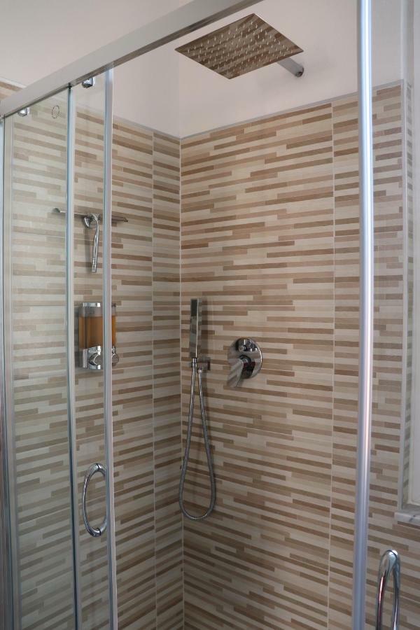 Casa Vacanze Beach House Vicino Alla Stazione 斯培西亚 外观 照片