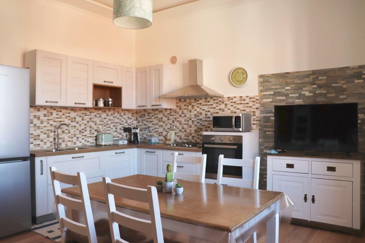 Casa Vacanze Beach House Vicino Alla Stazione 斯培西亚 外观 照片